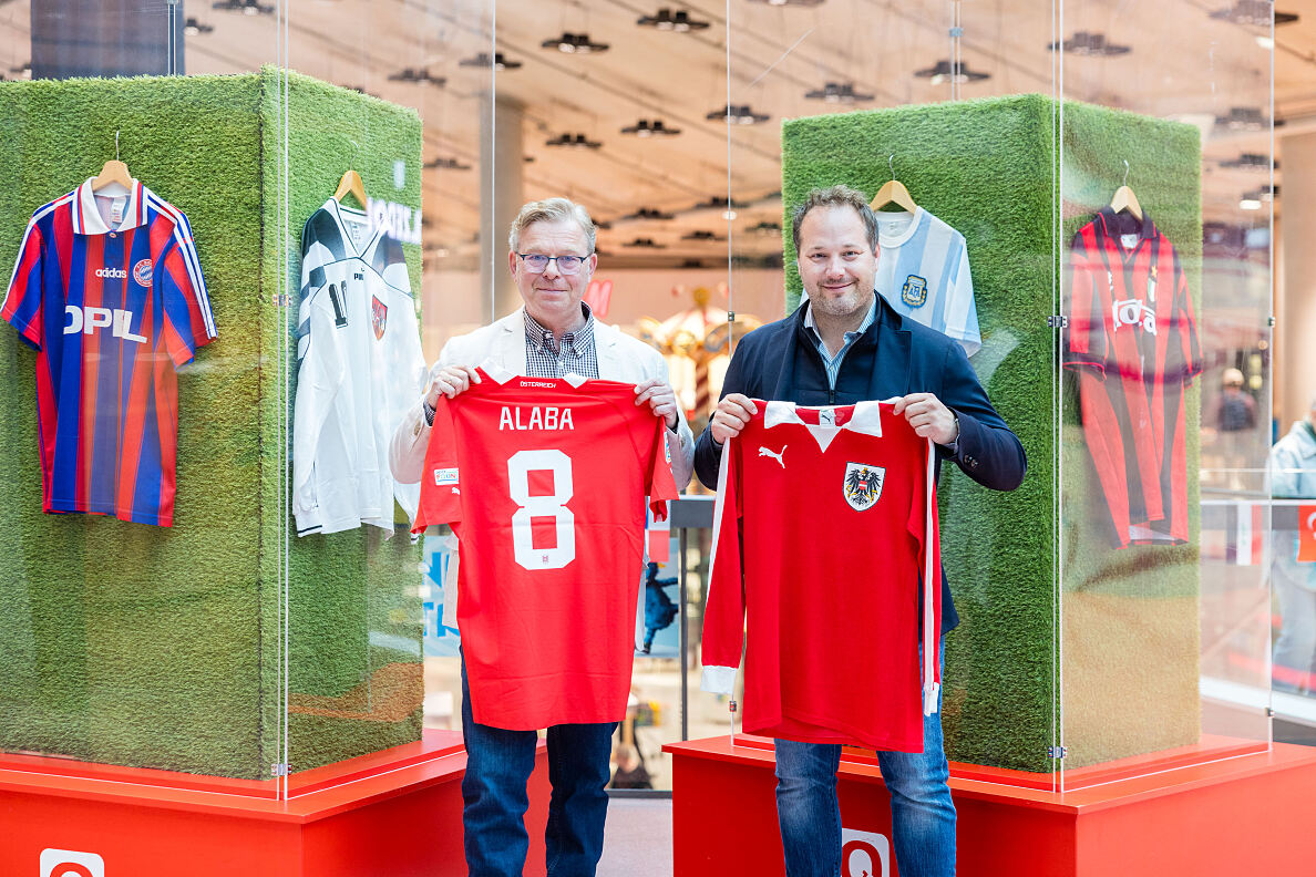 Bild 1_Dressenausstellung im Q19.jpg