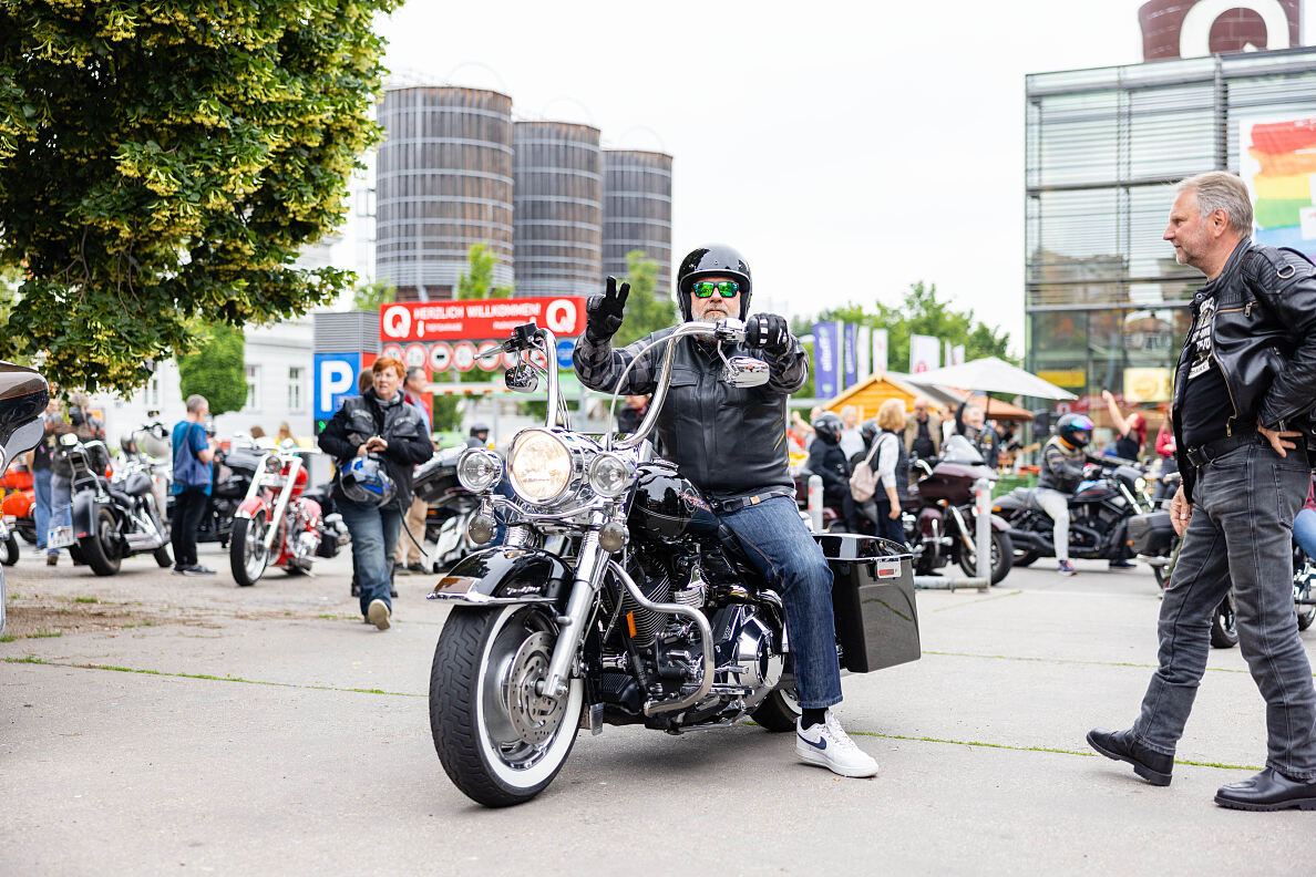 Bild 1_Harley Davidson Charity Tour im Q19_c_Q19_Robert Fritz.jpg