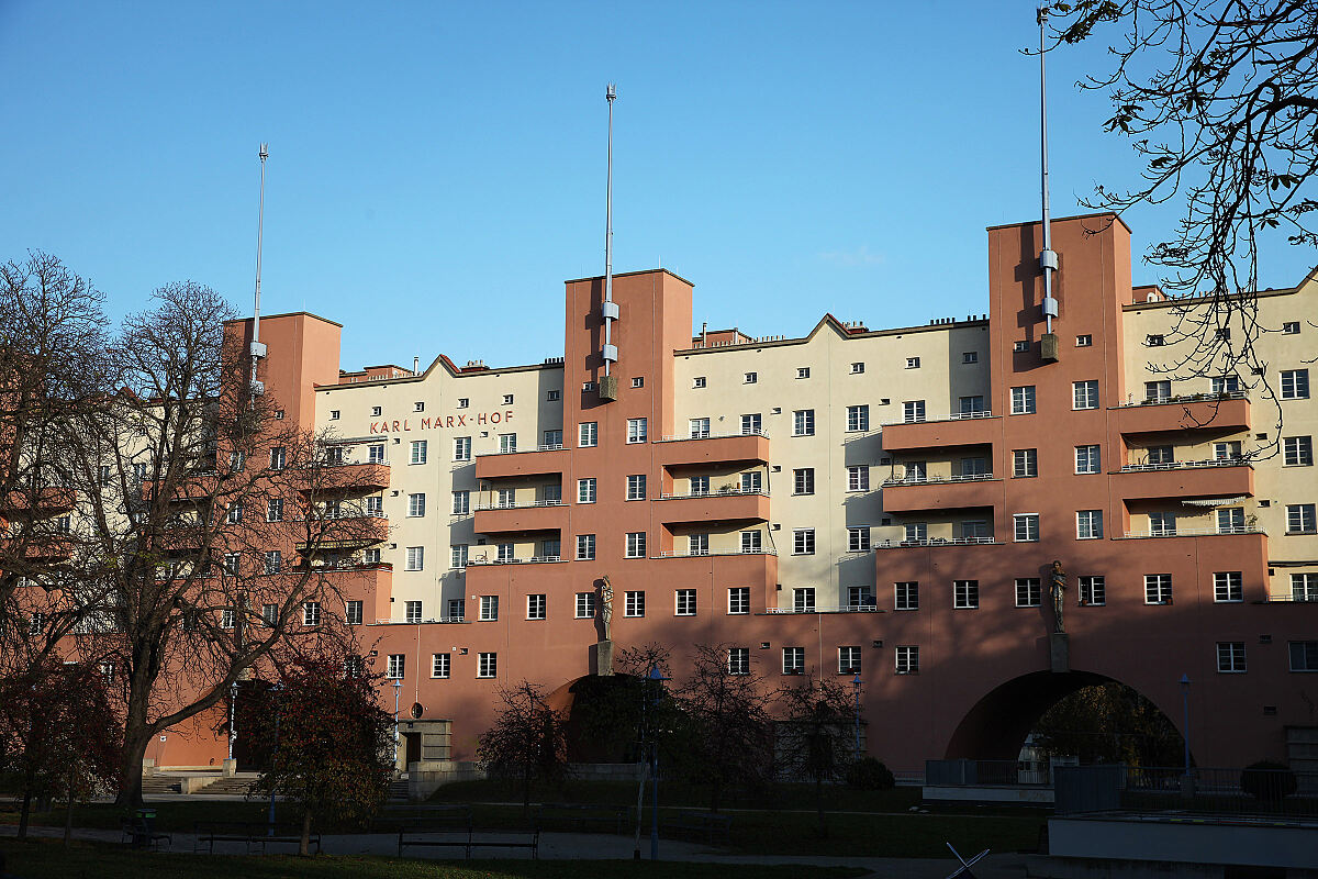 Gemeindebauten_Ausstellung im Q19_Karl Marx Hof_c_Robert Kratzer.jpg